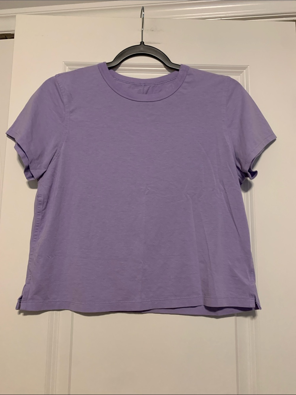 Lululemon Classic Fit Lavender Tee, Sz 6
Good Condition